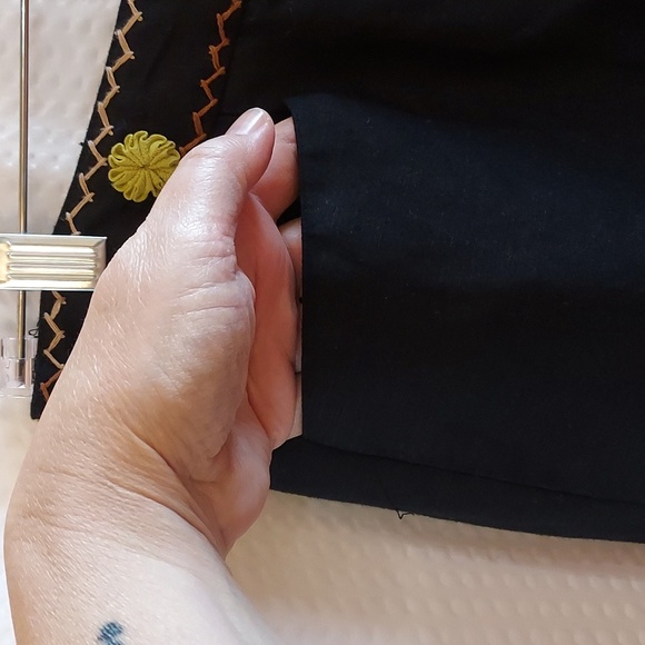 Larry Levine Women's Capris Pants Linen Blend Black Embroidery Waist Siz… - Picture 3 of 12